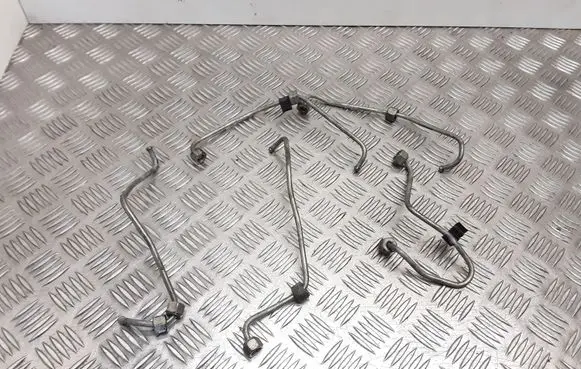 Audi A6 S6 C4 4A Fuel line pipe