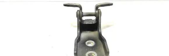 Chevrolet Captiva Front door upper hinge