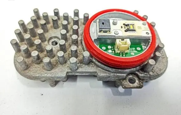 BMW 3 E92 E93 LED ballast control module 1305715084 707881 MDE12731