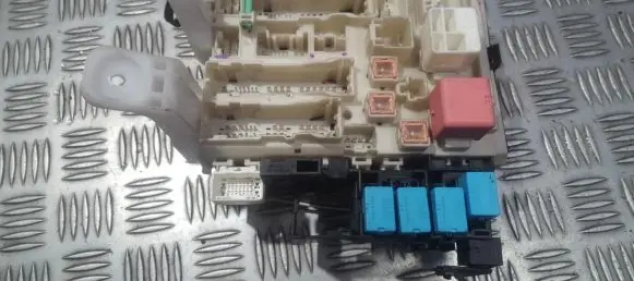 Toyota RAV 4 (XA30) Fuse box set 8273042011 82730-42011