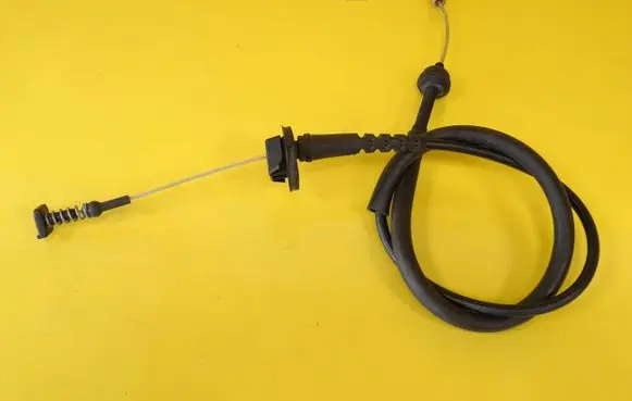 Audi 80 90 S2 B4 Throttle cable 8A1721555E