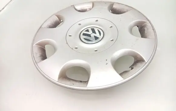 Volkswagen Touran I R16 wheel hub/cap/trim 1T0601147B