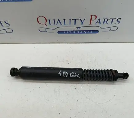 Volkswagen Touareg I Tailgate/trunk strut/damper 7L6827550L