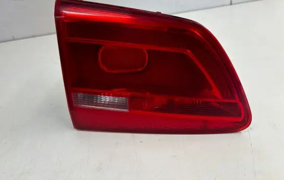 Volkswagen Touran II Tailgate rear/tail lights 1T0945093A