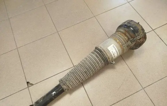 Audi A8 S8 D4 4H Air suspension rear shock absorber 4H0616001M