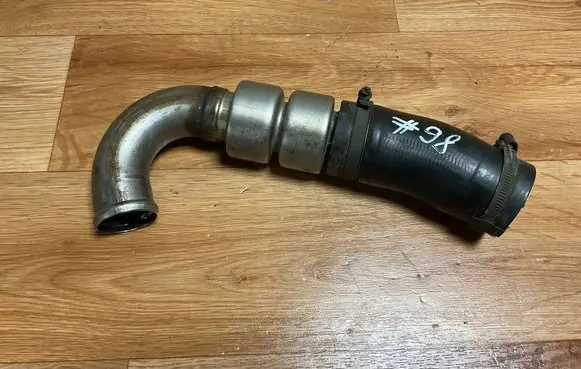 Intercooler hose/pipe