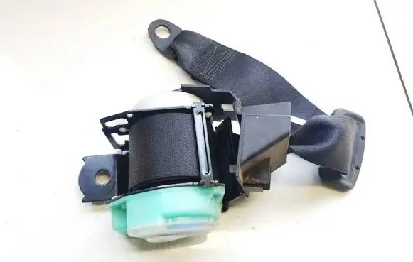 Toyota Avensis T250 Middle seatbelt (rear) 7335005041 c7177ke8