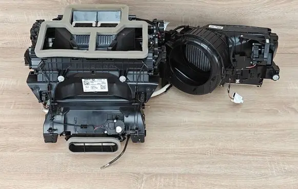 BMW 4 G22 G23 G24 G26 Interior heater climate box assembly 6843809
