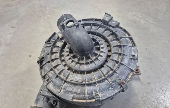 Toyota Hilux (AN10, AN20, AN30) Air filter box 170800L200
