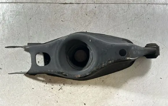 Maserati Ghibli Rear upper control arm/wishbone 670036580