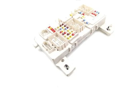 Ford C-MAX I Fuse module 7M5T14A073DE 8M5T14014UAB