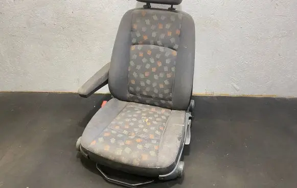 Mercedes-Benz Vito Viano W639 Front driver seat 0606281623 0095210