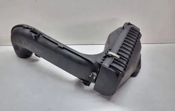 BMW 5 F10 F11 Air filter box 70528997