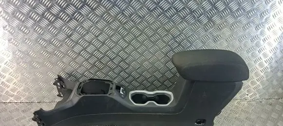 Jeep Renegade Center console 
