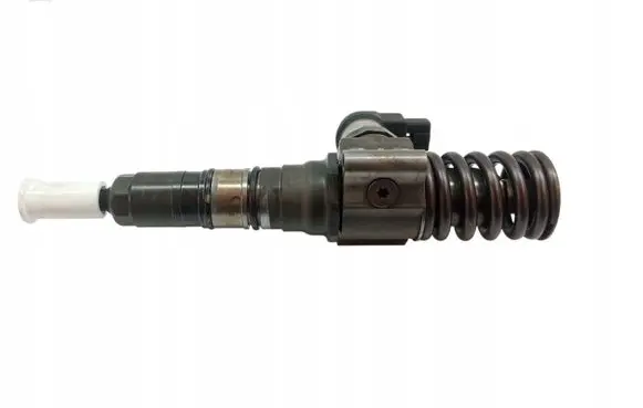 Volkswagen PASSAT B6 Fuel injector 03G130073D