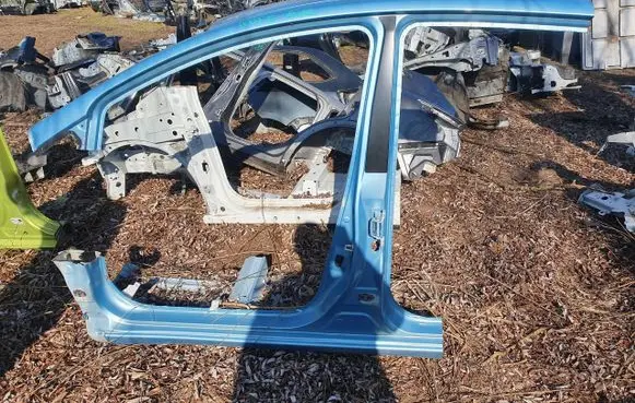 Nissan Note (E12) Front bodywork piece PU4802