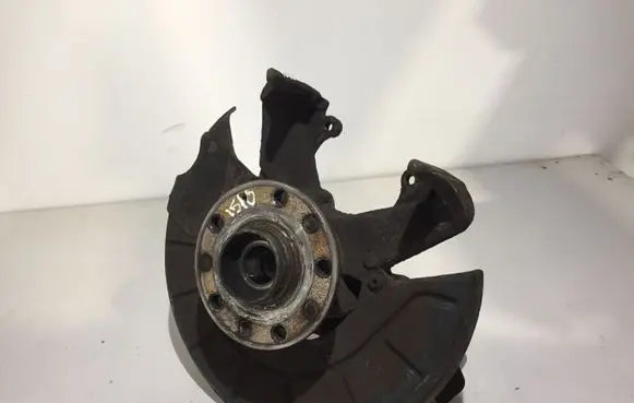 Skoda Octavia Mk2 (1Z) Front wheel hub spindle knuckle
