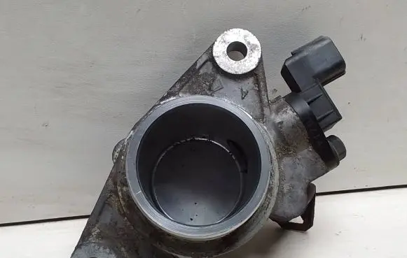 Mitsubishi Carisma Other engine bay part