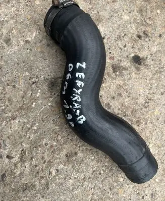 Opel Zafira B Intercooler hose/pipe