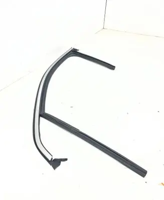 Peugeot 308 Rubber seal front door window/glass 