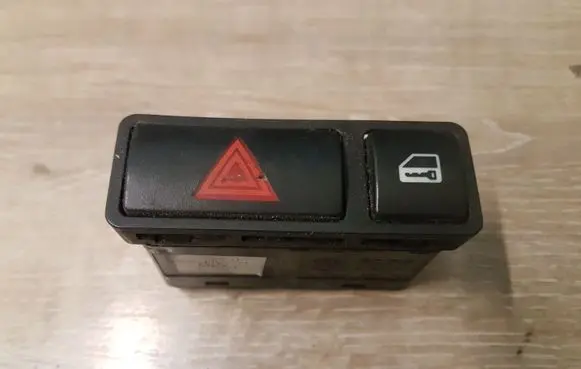 BMW 3 E36 Hazard light switch 61318368920 368920