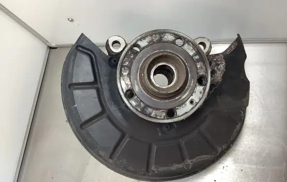 Volkswagen Touran II Front wheel hub 