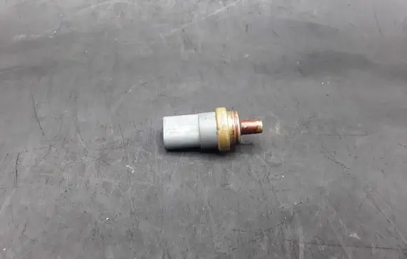 Volkswagen Golf V Coolant temperature sensor 06A919501A