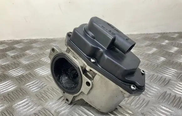 Volkswagen Scirocco EGR valve 03L131501E