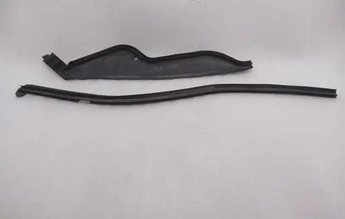 Ferrari FF Front door rubber seal 83918800