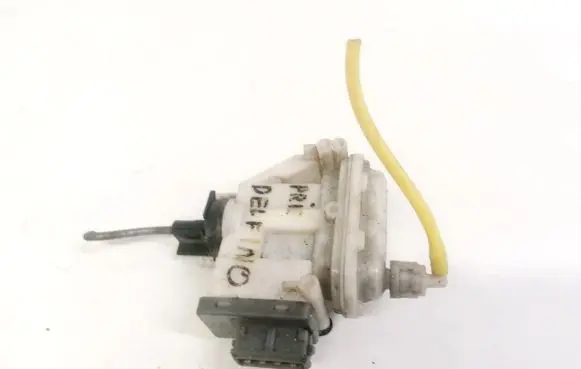 Volkswagen PASSAT B4 Central locking vacuum pump 3a0862153b