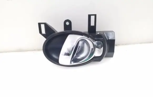 Nissan Juke I F15 Rear door interior handle