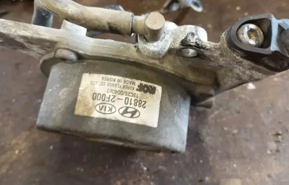 KIA Sportage Vacuum pump 288102F000