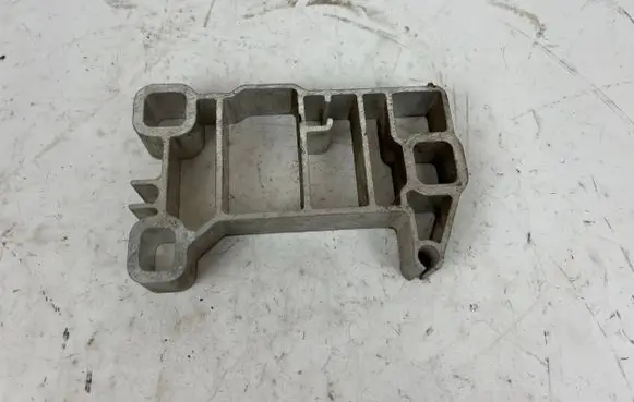 Porsche Macan (95B) Front bumper mounting bracket 95B805233