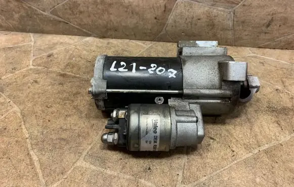 BMW 3 F30 F35 F31 Starter motor 8643641