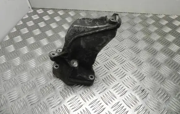 Mercedes-Benz Vito Viano W639 Engine mounting bracket A6512231504 VD13699