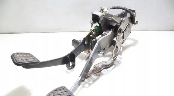 Toyota Aygo AB40 Pedal assembly 