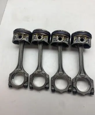 Toyota Auris E210 Piston with connecting rod