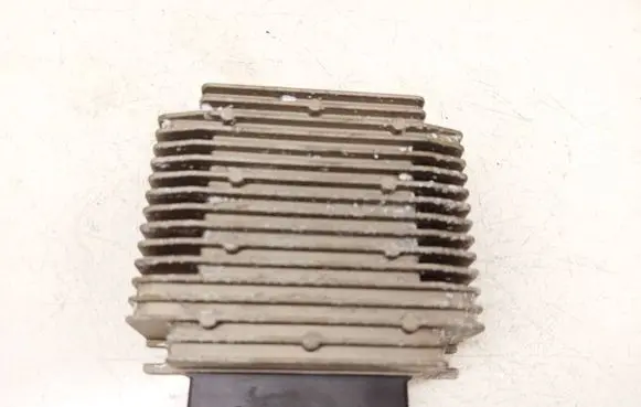 Tesla Model S Sound amplifier 100483310A03