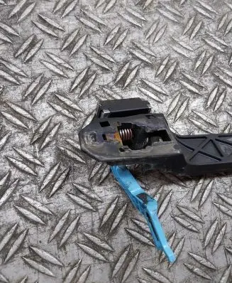 Toyota Auris 150 Rear door exterior handle/bracket 