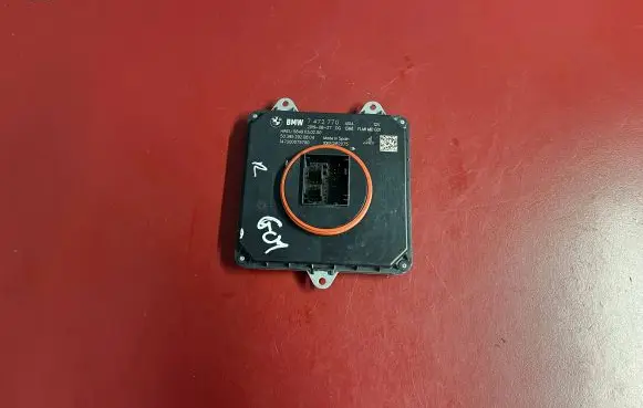 BMW X3 G01 LED ballast control module 7472770