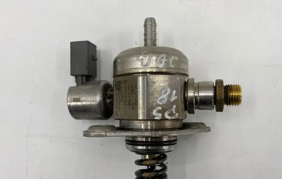Audi Q5 SQ5 FY Fuel injection high pressure pump 06L127A08 06K127028F