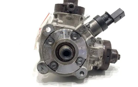 BMW 5 F10 F11 Fuel injection high pressure pump 0445010634
