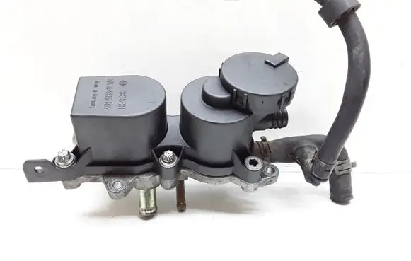 Mercedes-Benz A W169 Oil breather separator A6400101062