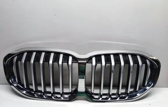 BMW 1 F40 Front grill 7450957
