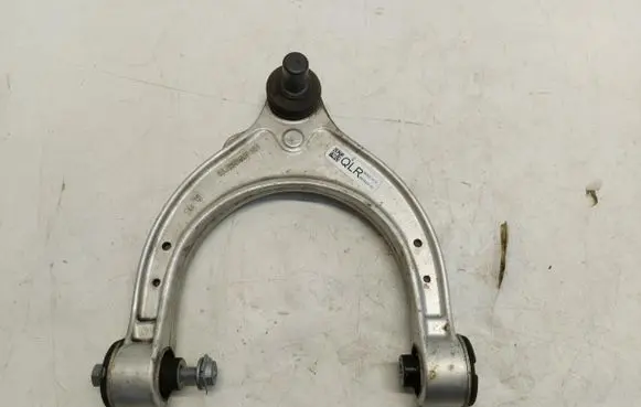BMW 5 G60 Front control arm 8833037