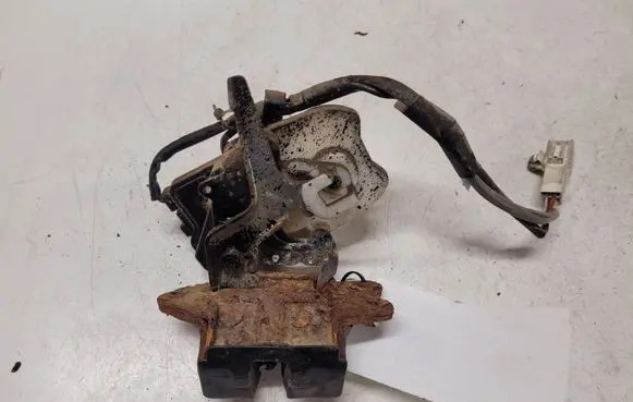 Toyota Avensis Verso Tailgate/trunk/boot lock/catch/latch