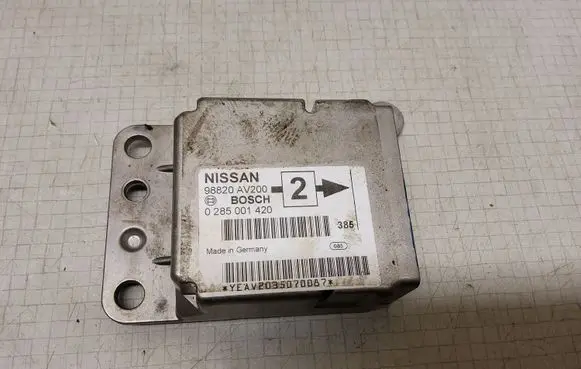 Nissan Primera Airbag control unit/module 98820AV200 0285001420