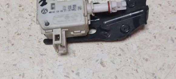 Fuel tank cap lock motor