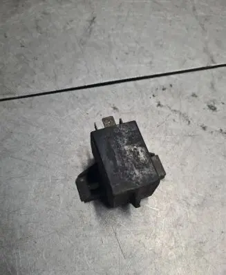 Ford Mondeo MK I Other relay 378006A2390