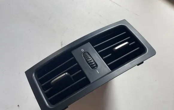 BMW 5 E60 E61 Rear air vent grill 7129556 14121810 6932023